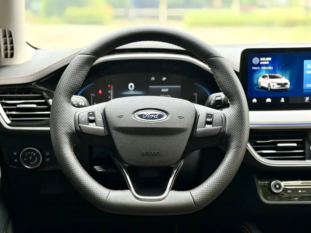 Focus Sedan EcoBoost 180 Auto Racing