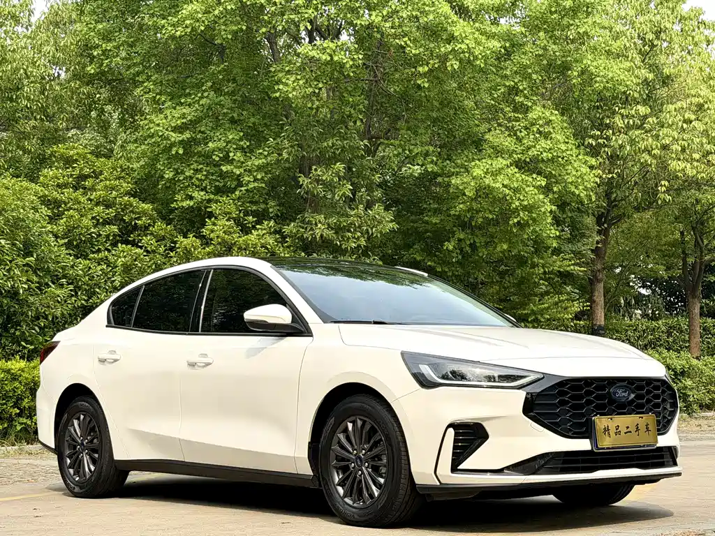 Focus Sedan EcoBoost 180 Auto Racing