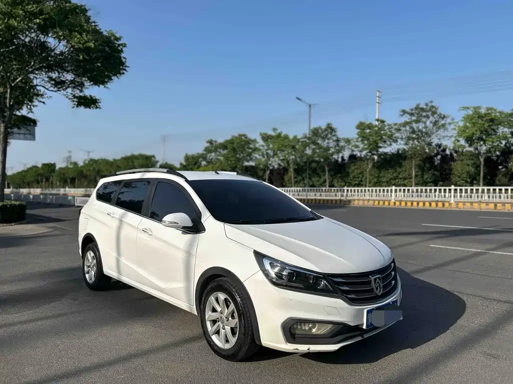 Baojun 310 W 1.5 L Manual Fashion CN-V