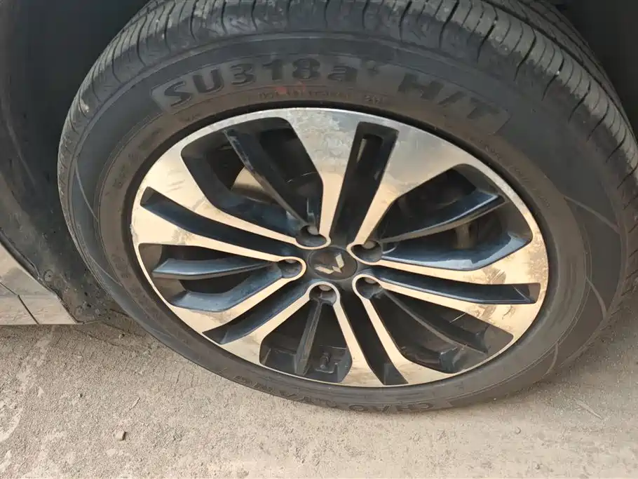 Wuling Victory 1.5 T CVT Flagship