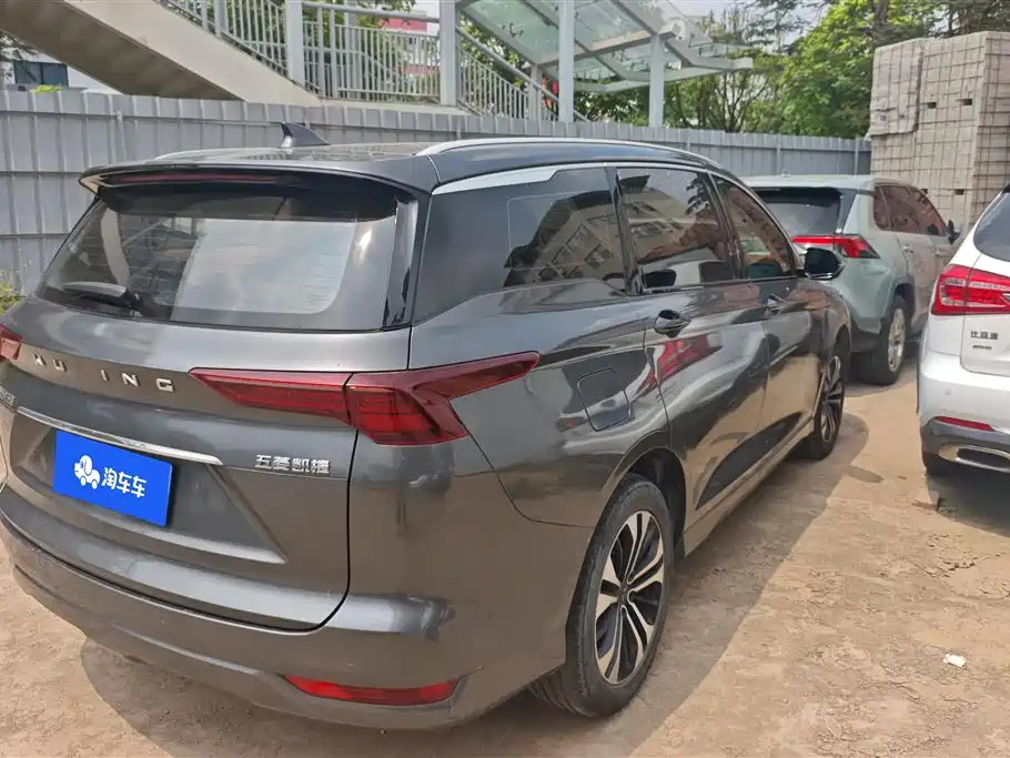 Wuling Victory 1.5 T CVT Flagship
