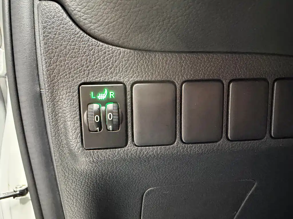 Outlander 2.0 L 2 WD Smooth Travel 5-seat