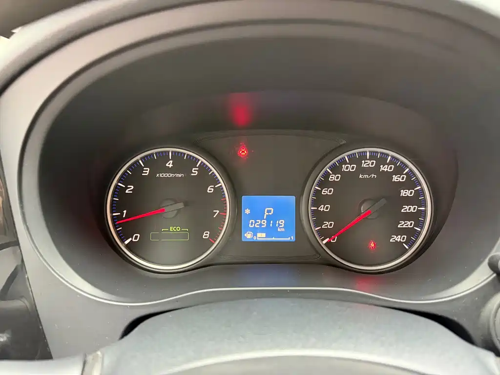 Outlander 2.0 L 2 WD Smooth Travel 5-seat