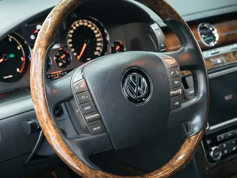 Volkswagen Phaeton 4.2 L Luxury Enjoyment Custom