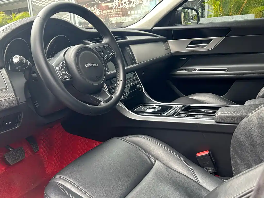 Jaguar XFL XFL 2.0 T 200 PS Elegance