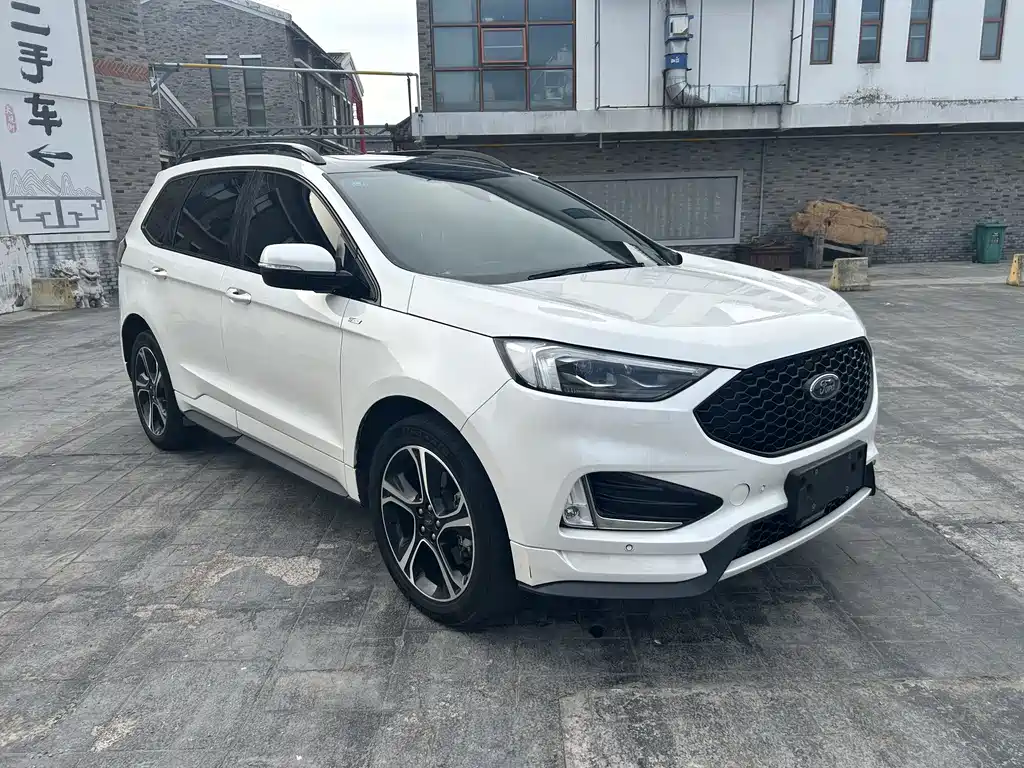 Edge EcoBoost 245 2 WD ST-Line 5-seat