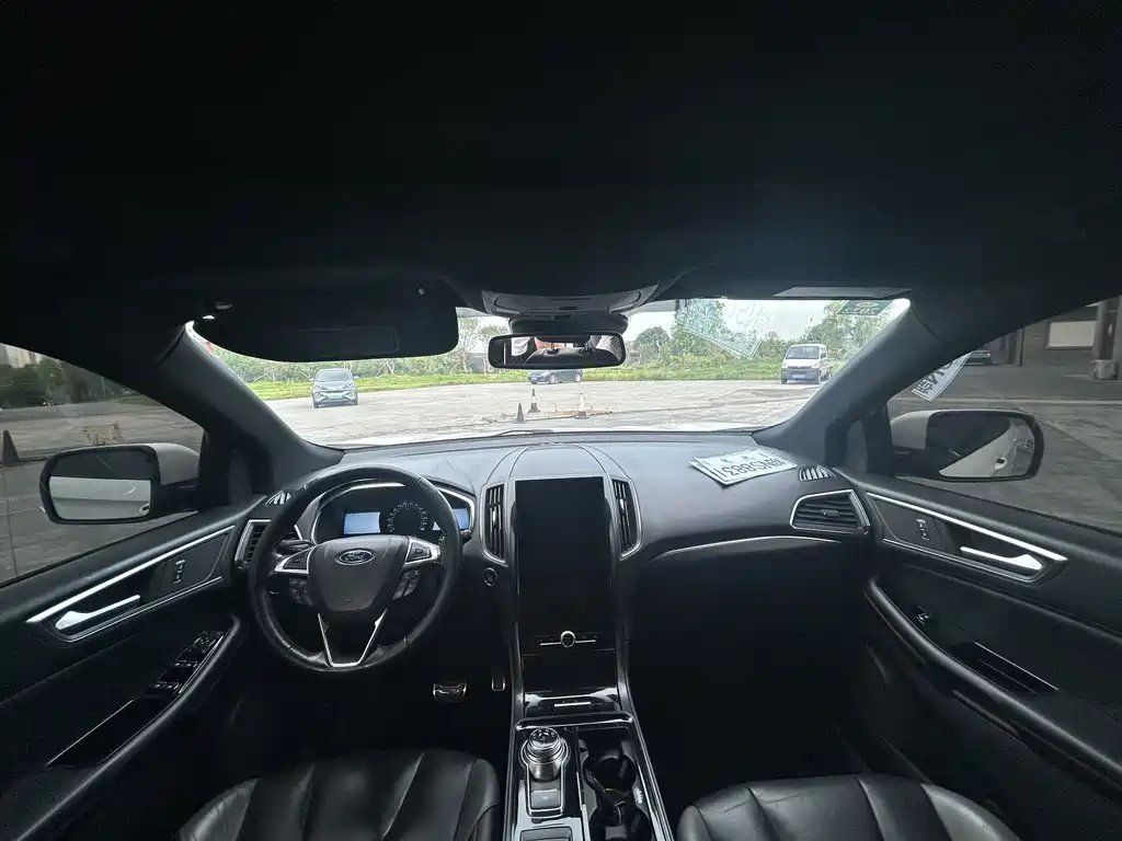 Edge EcoBoost 245 2 WD ST-Line 5-seat