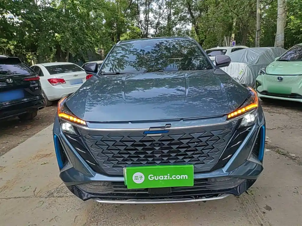 Changan Oshan Z6 NEV Blue Whale iDD 150 KM Flagship PLUS Smart Parking