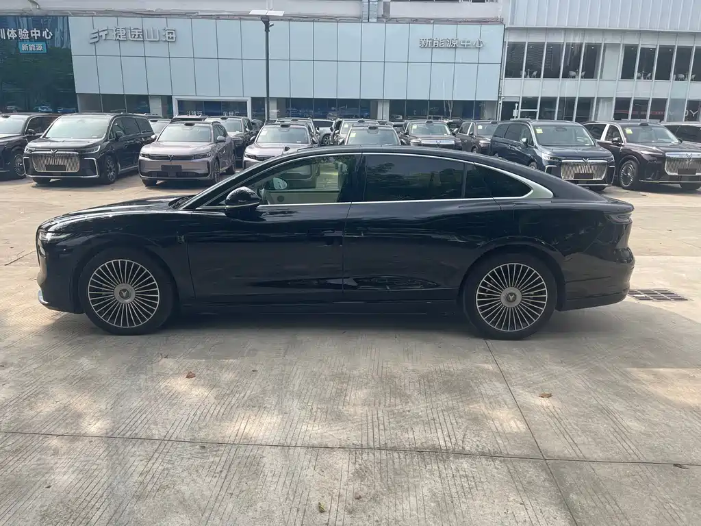 Voyah Zhuiguang L 4 WD Ultra