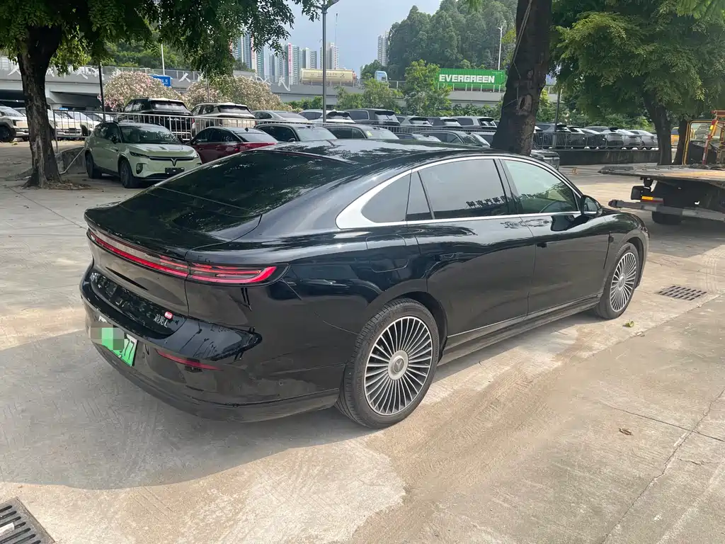 Voyah Zhuiguang L 4 WD Ultra