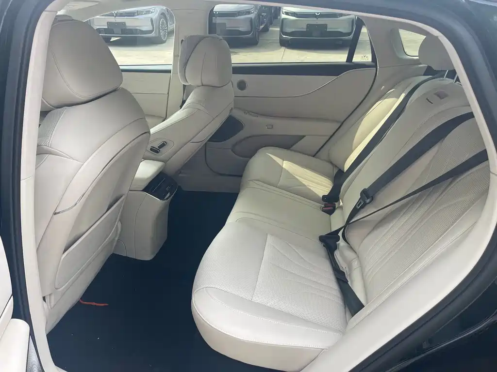Voyah Zhuiguang L 4 WD Ultra