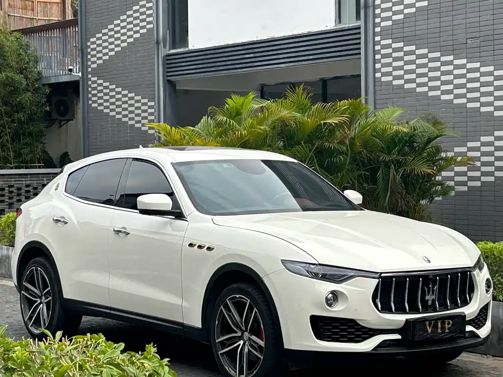 Levante 3.0 T Standard