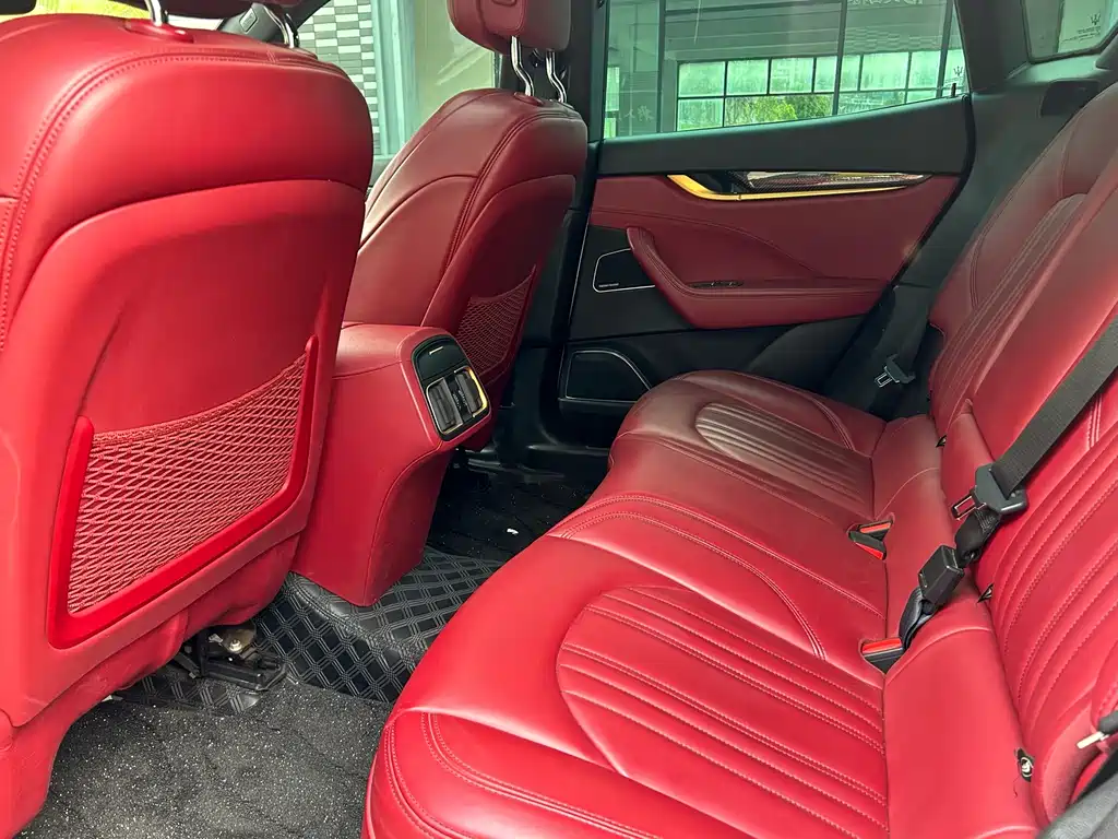 Levante 3.0 T Standard