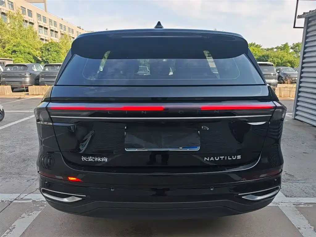 Nautilus 2.0 T 4 WD Comfort Supreme