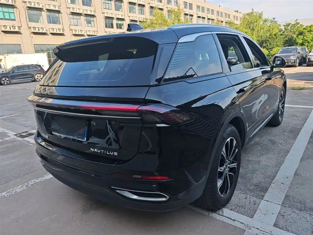 Nautilus 2.0 T 4 WD Comfort Supreme