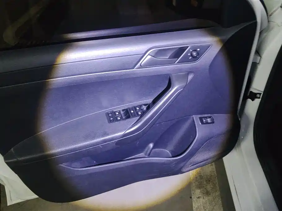 Jetta 捷达 2019款 梦想版 1.5 L 手动时尚型