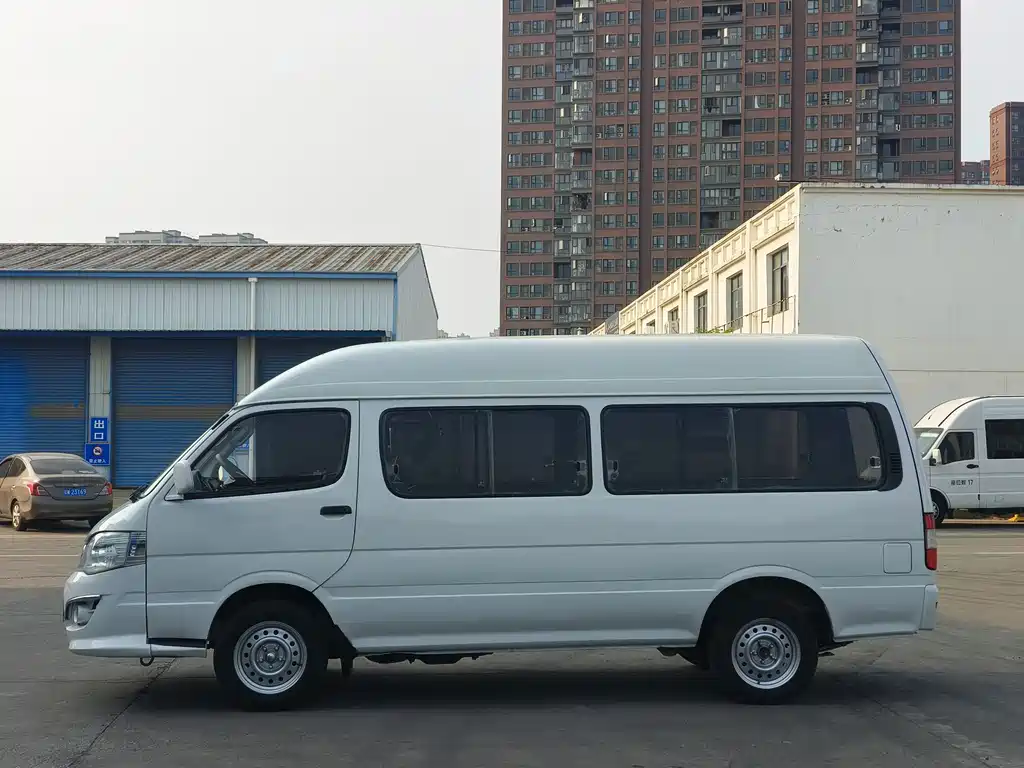 Golden Dragon Hiace 金旅海狮 2019款 2.0 L汽油版长轴高顶V20