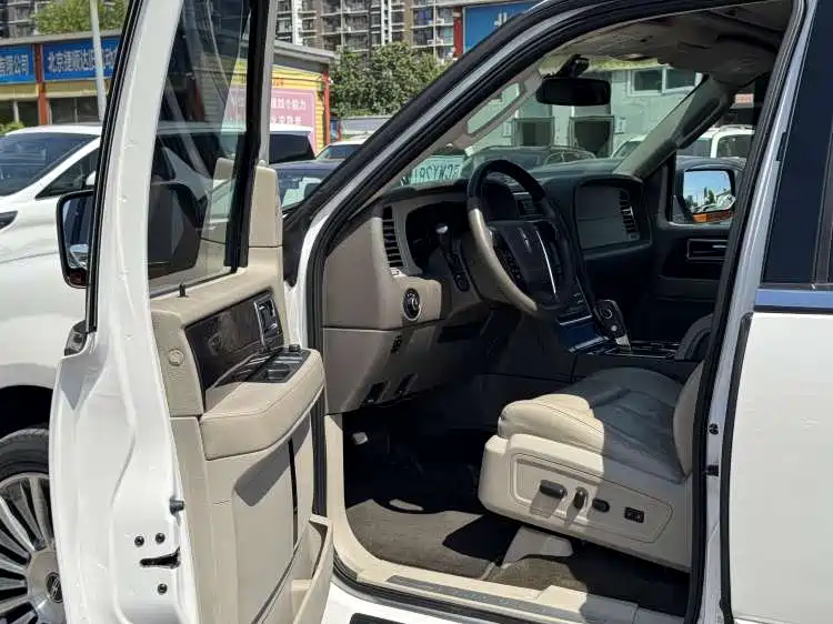 Navigator 3.5 T AWD