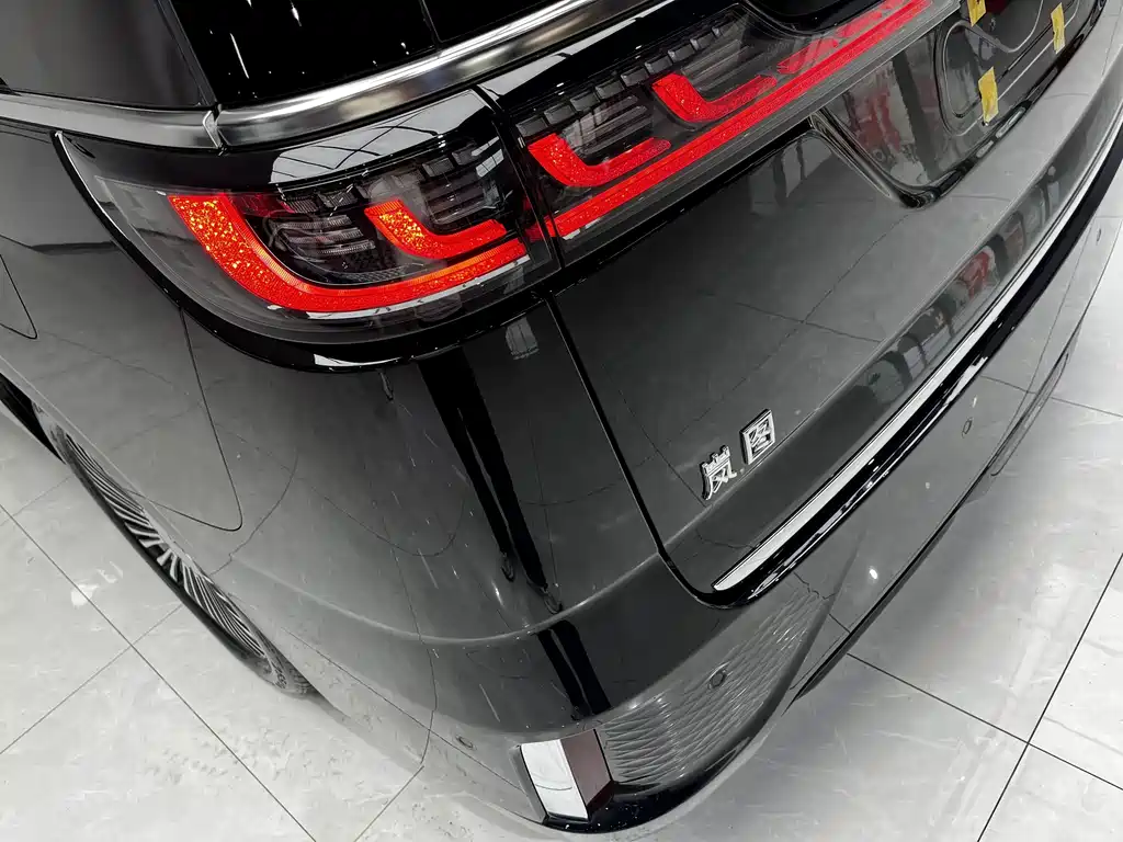 Voyah Dreamer PHEV 4 WD Distinguished Qiankun