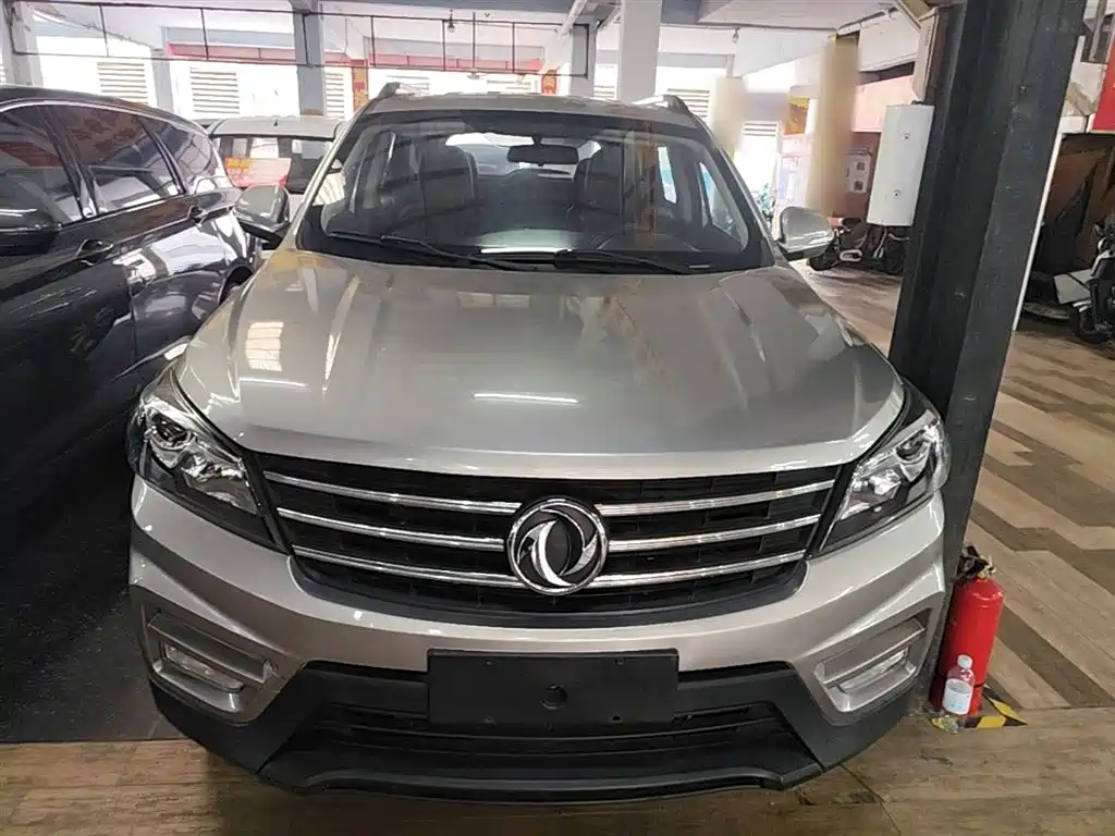 Fengguang S560 1.8 L CVT Elite