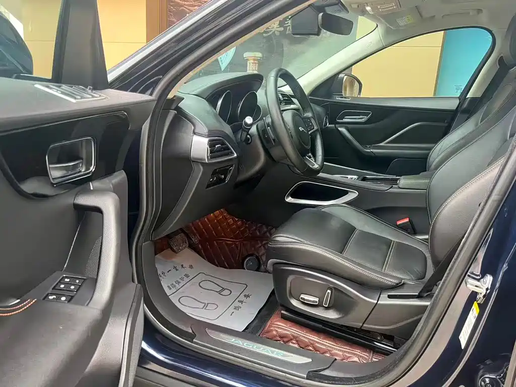 Jaguar F-PACE 2.0 T 2 WD R-Sport Sport
