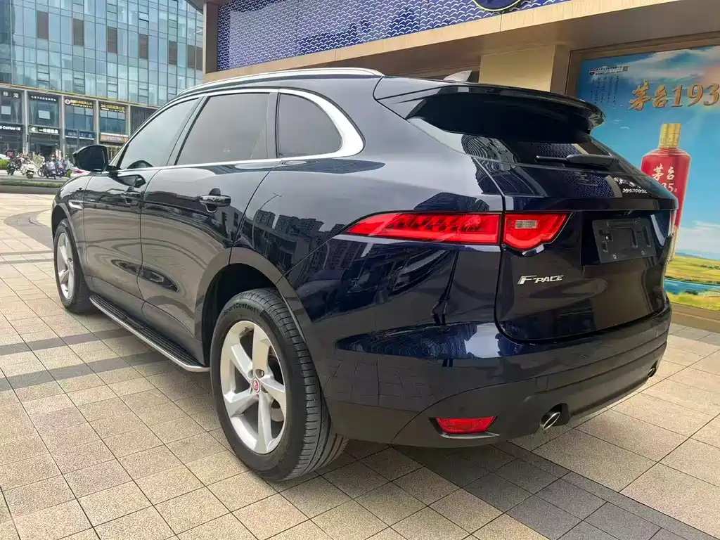 Jaguar F-PACE 2.0 T 2 WD R-Sport Sport