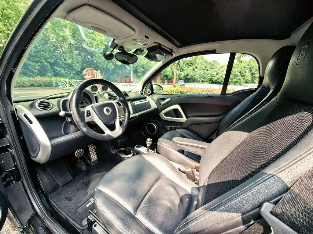 smart fortwo smart fortwo 2012款 1.0 T 博速Xclusive版