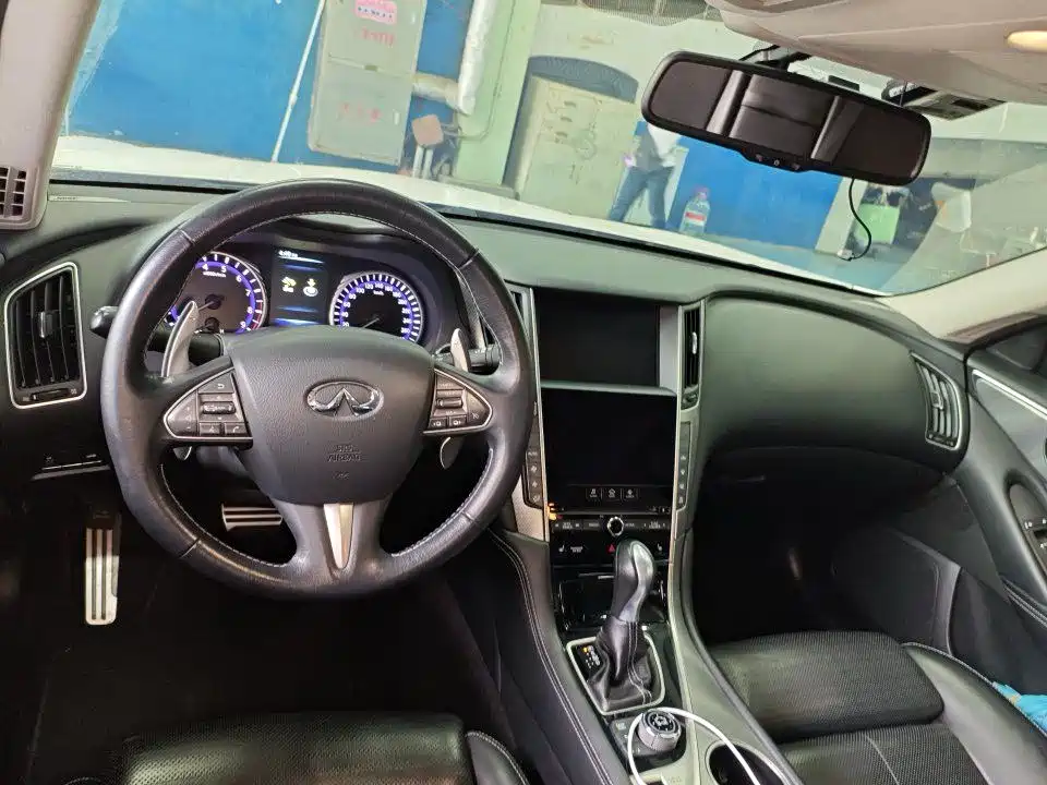 Infiniti Q50 3.7 L Luxury Sport