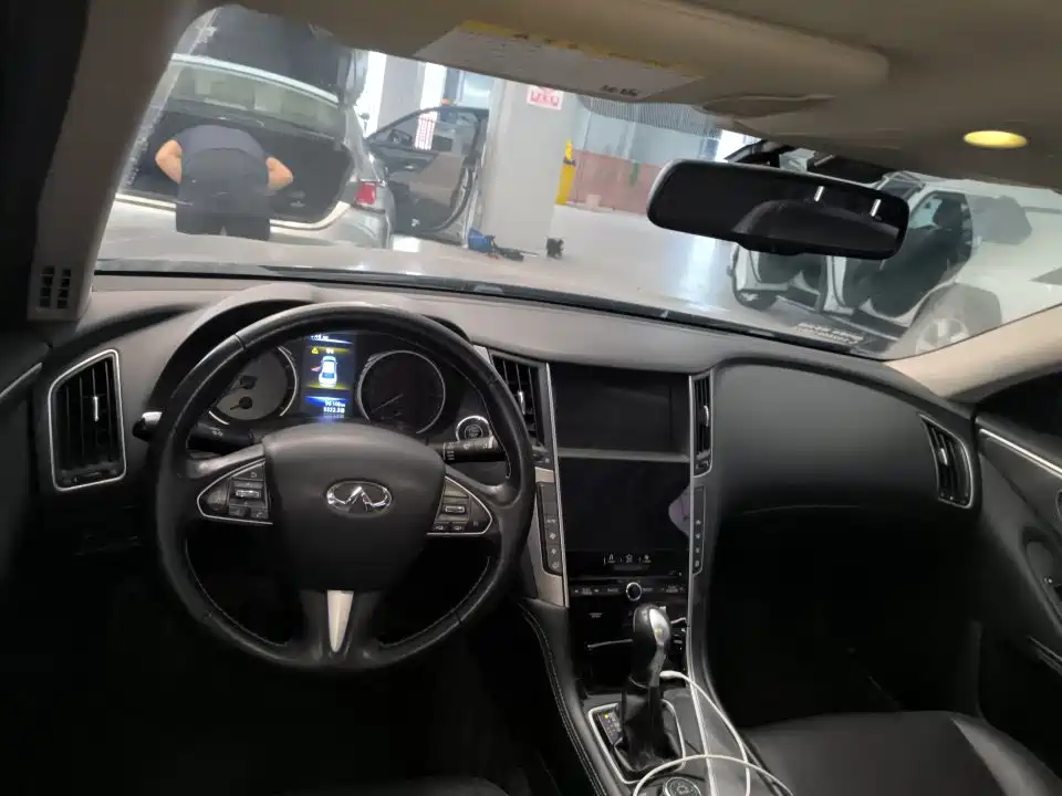 Infiniti Q50 L 2.0 T Joy