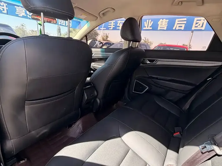 Geely Emgrand GS Grace 1.3 T Auto Connected