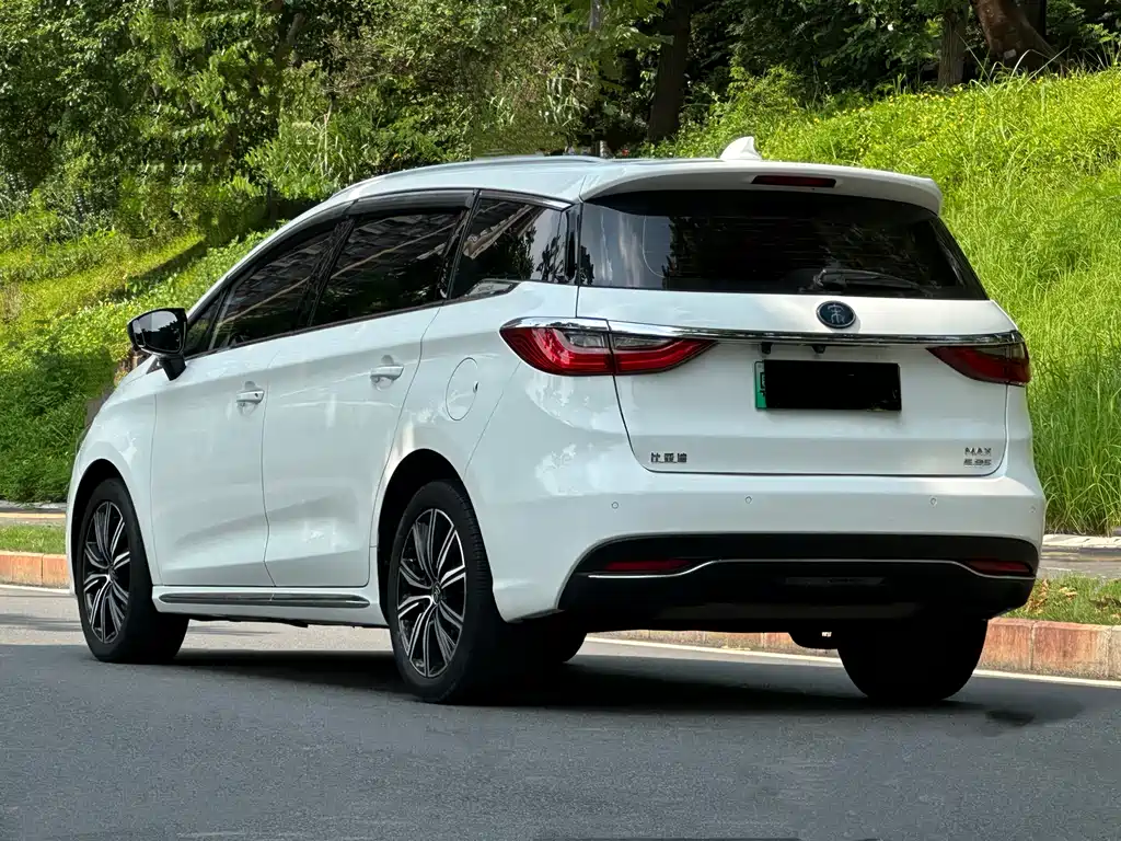 Song MAX NEV 宋MAX新能源 2019款 DM 1.5 T 智联致享型 6座 国VI