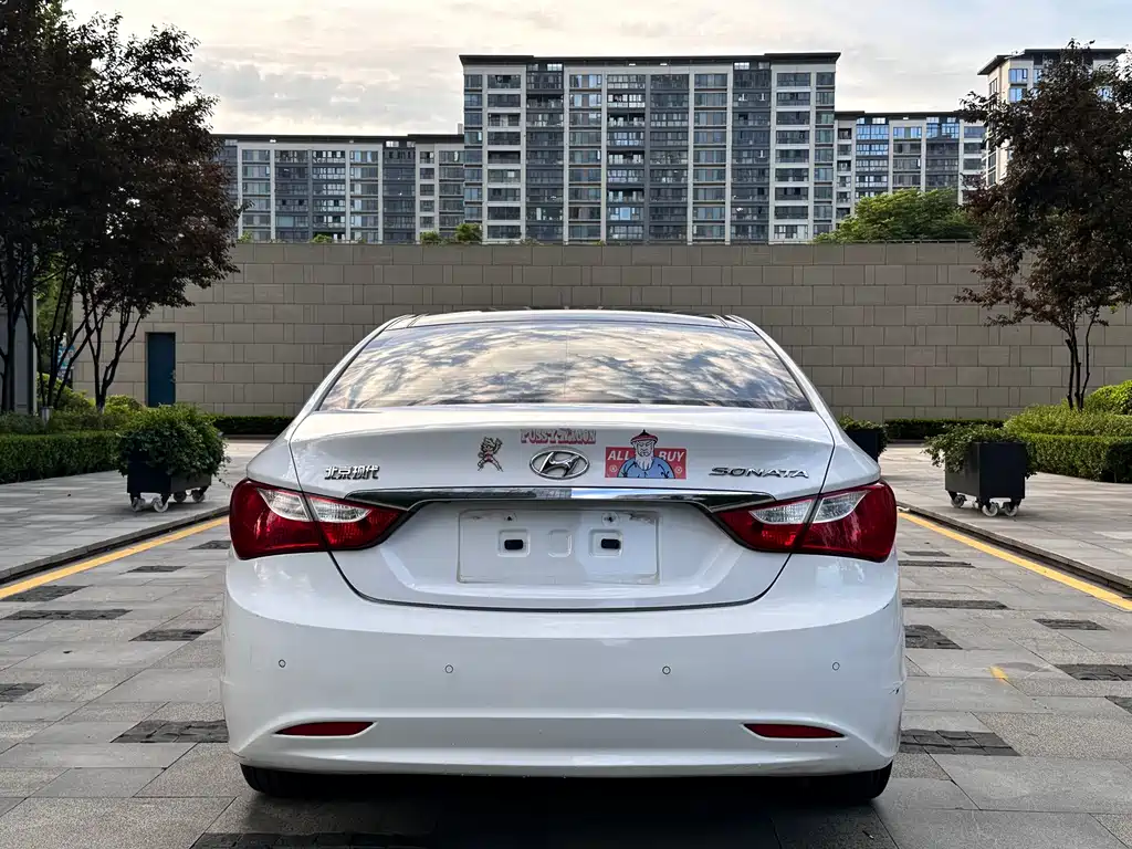 Sonata 2.0 L Auto Luxury