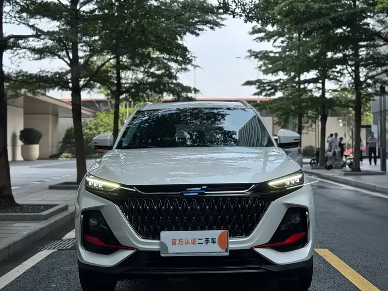 Changan Oshan X7 PLUS 长安欧尚X7 PLUS 2023款 畅享版 1.5 T自动尊贵型 7座