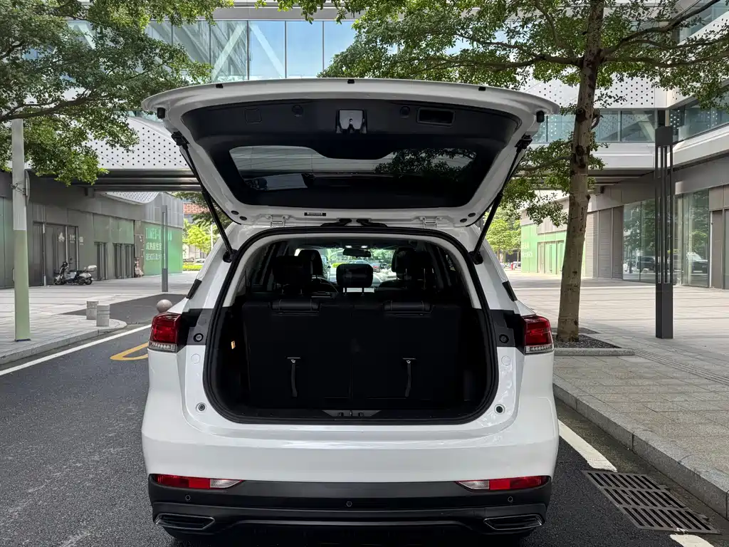 Changan Oshan X7 PLUS 长安欧尚X7 PLUS 2023款 畅享版 1.5 T自动尊贵型 7座