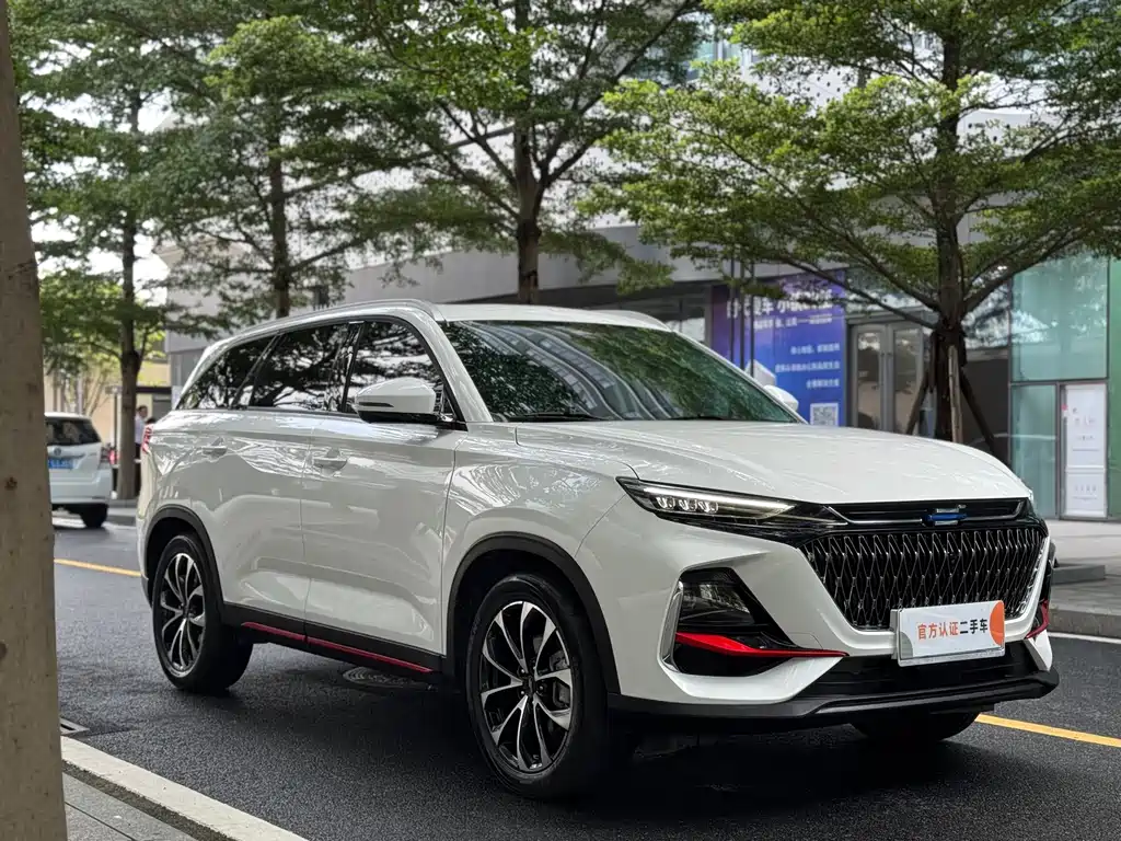 Changan Oshan X7 PLUS 长安欧尚X7 PLUS 2023款 畅享版 1.5 T自动尊贵型 7座