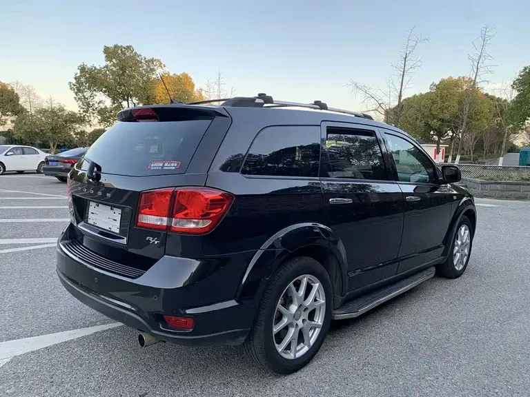 Dodge Journey 2.4 L 2 WD Wagon