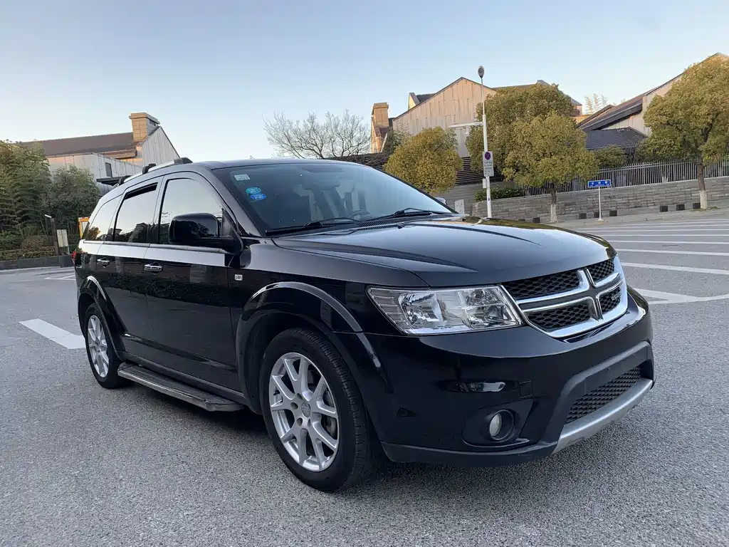 Journey 2.4 L 2 WD Wagon