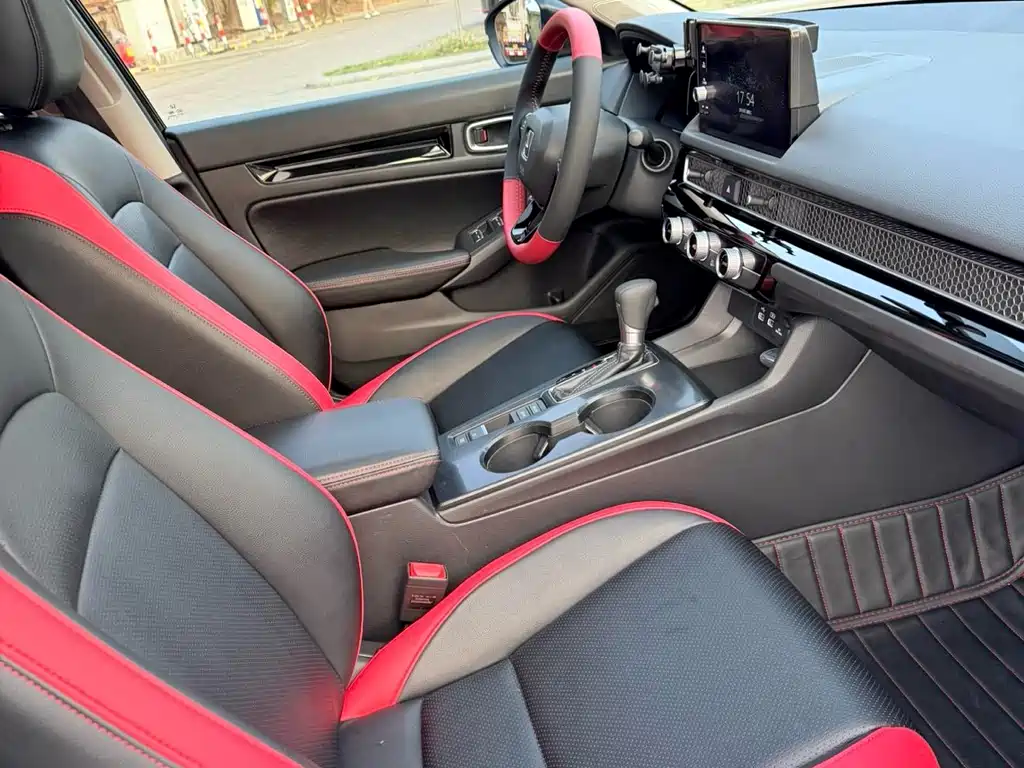 Civic HATCHBACK 240 TURBO CVT Extreme Leap