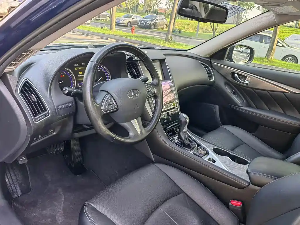 Infiniti Q50 L 2.0 T Joy