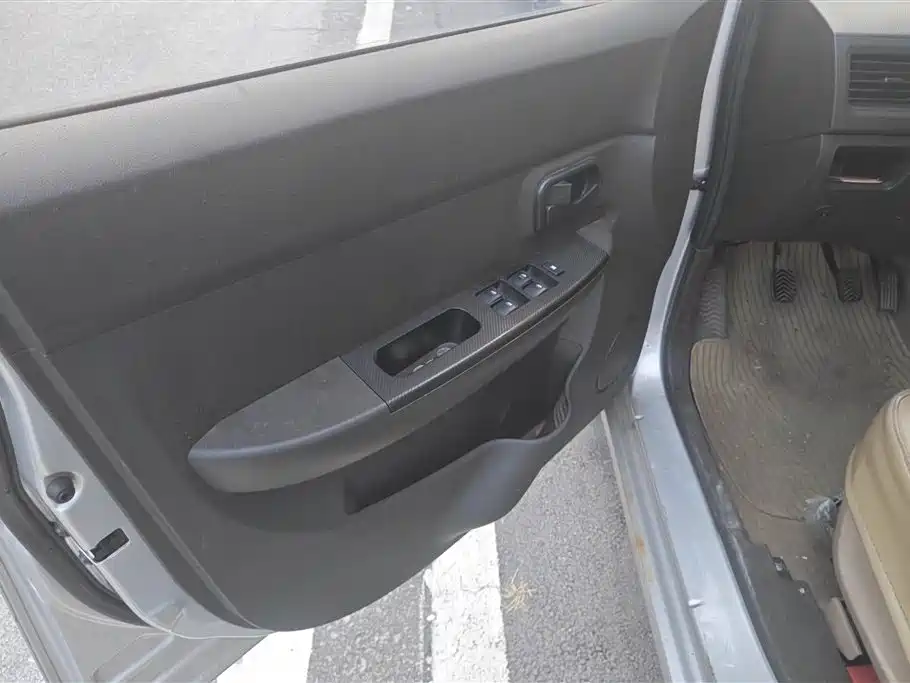 Wuling Hongguang 1.5 L S Comfort