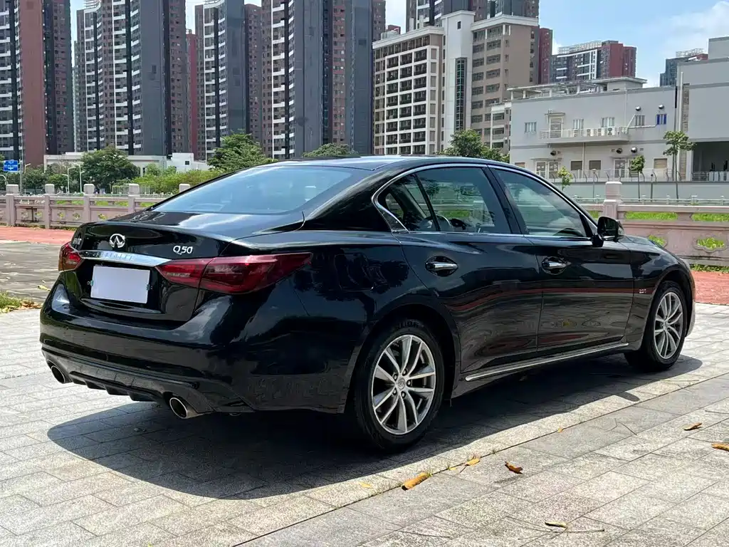 Infiniti Q50 L 2.0 T Comfort CN-VI