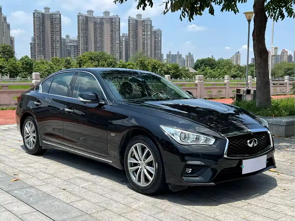 Infiniti Q50 L 2.0 T Comfort CN-VI