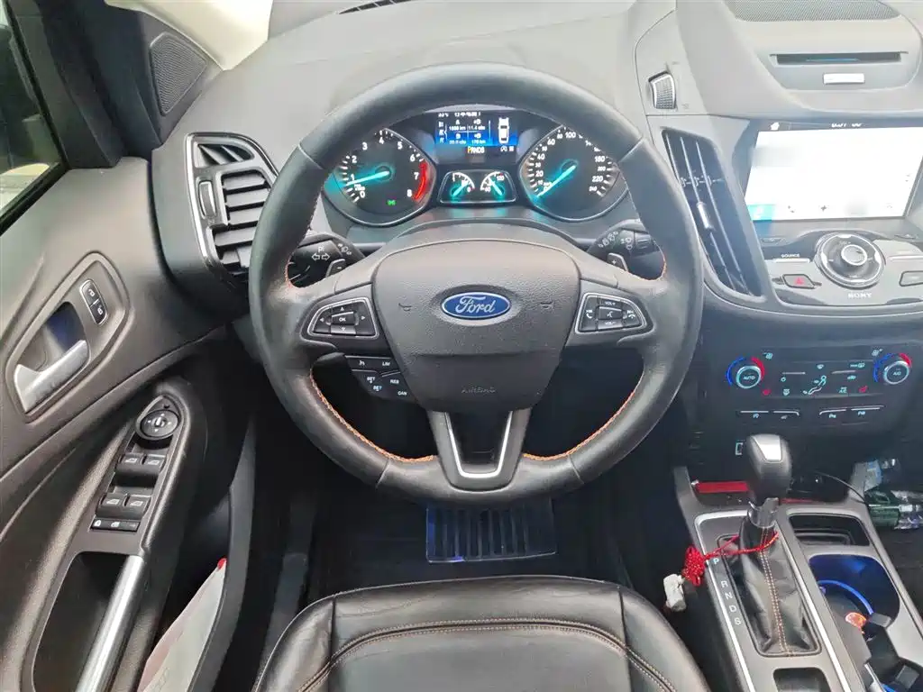 Kuga EcoBoost 245 4 WD Sport