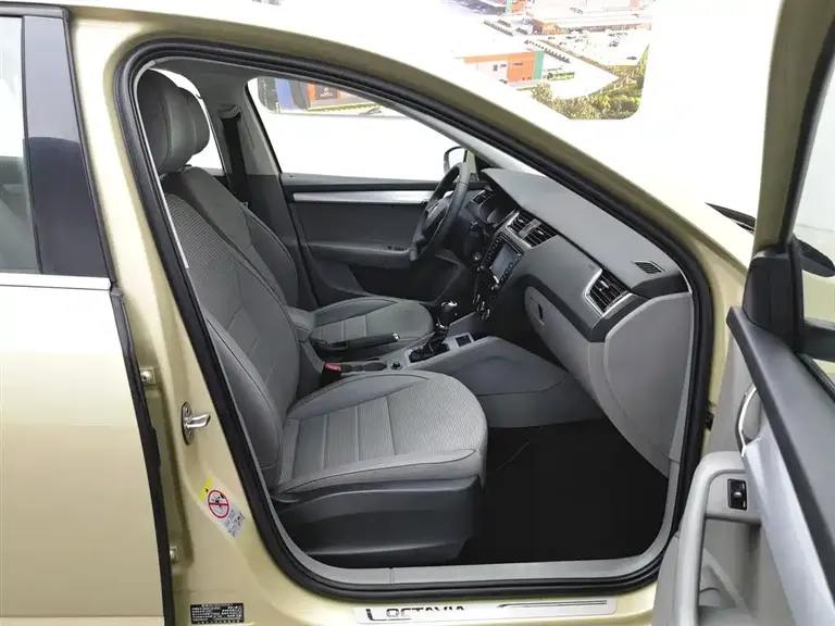 Skoda Octavia 1.6 L Auto Yijie