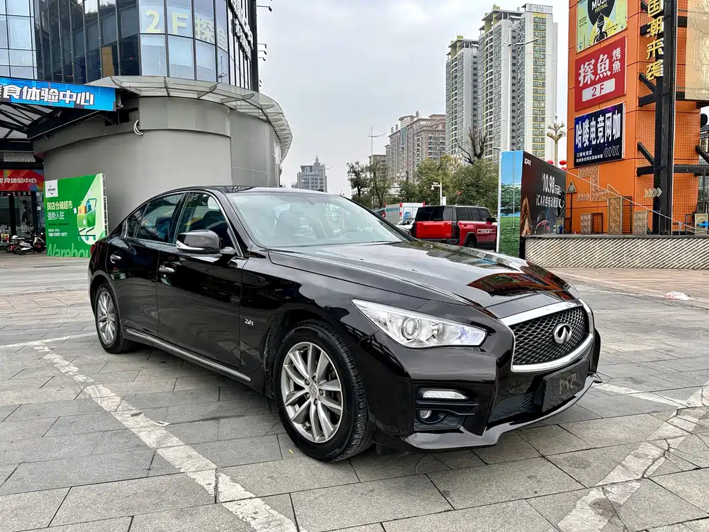 Infiniti Q50 L 2.0 T Comfort