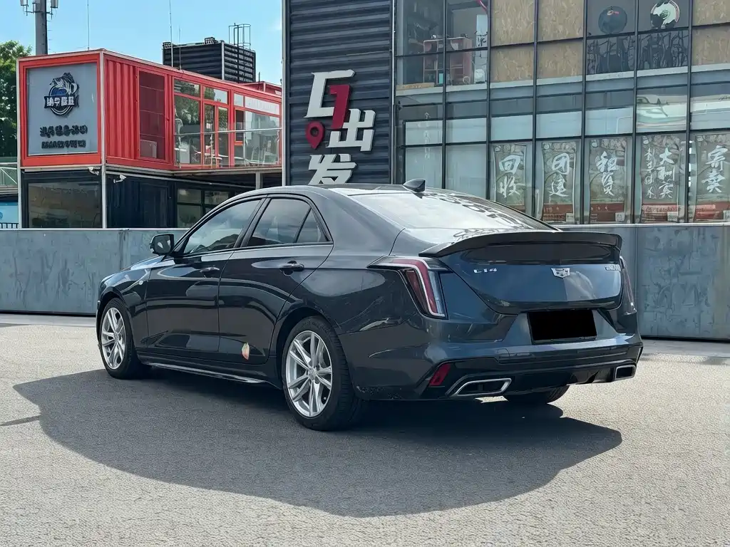 Cadillac CT4 28 T Fashion