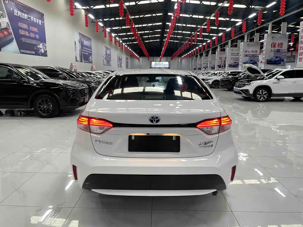 Levin Dual Engine 1.8 H E-CVT Luxury
