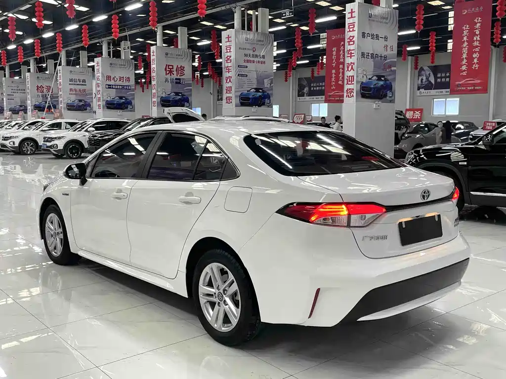 Levin Dual Engine 1.8 H E-CVT Luxury