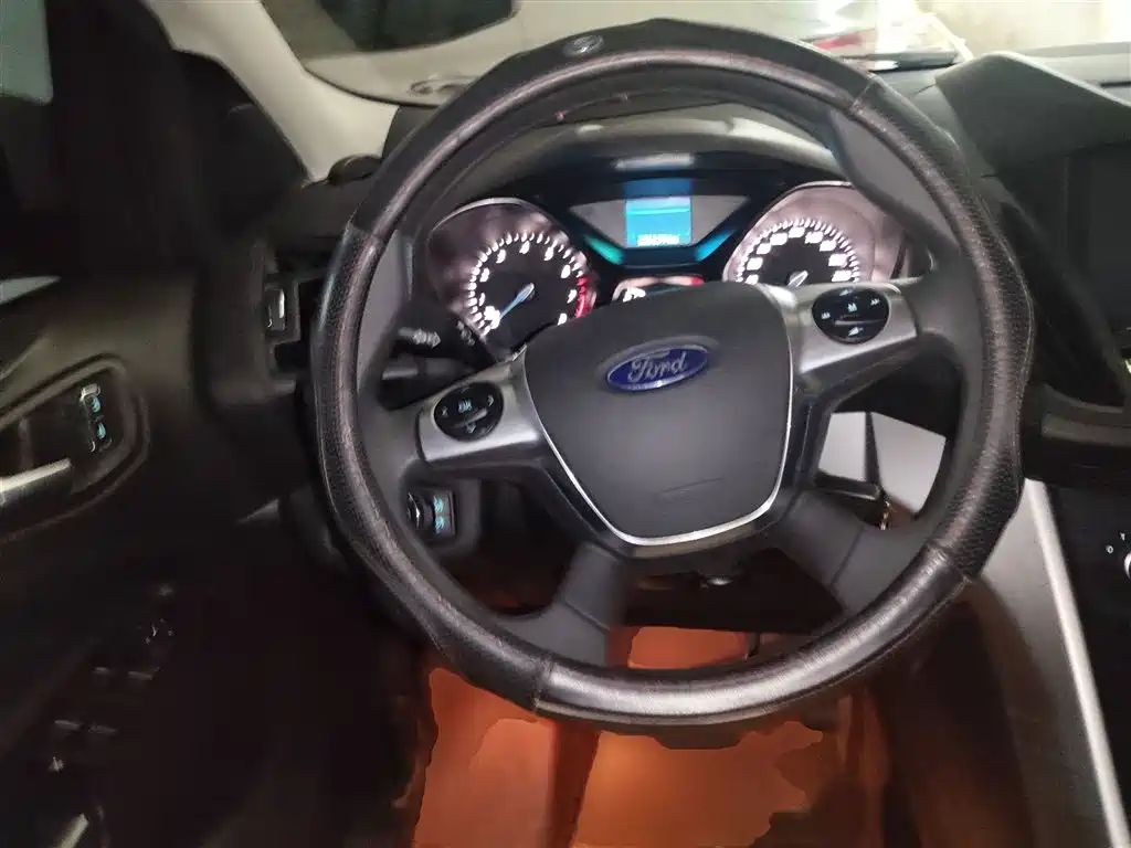 Kuga 1.6 L GTDi 2 WD Comfort
