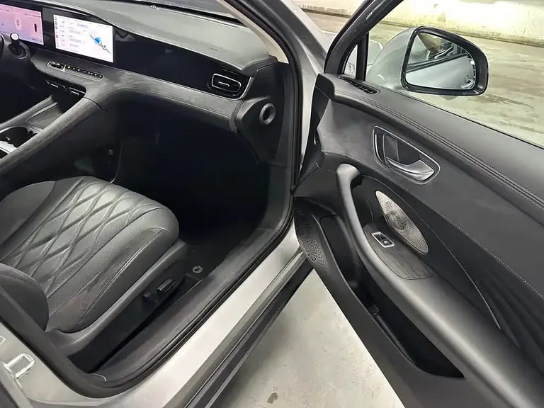 Roewe D7 DMH 125 km Flagship